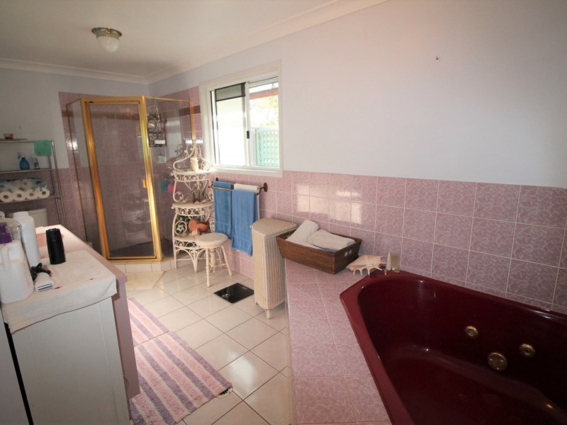 17 Andrews Ct, Regency Downs QLD 4341