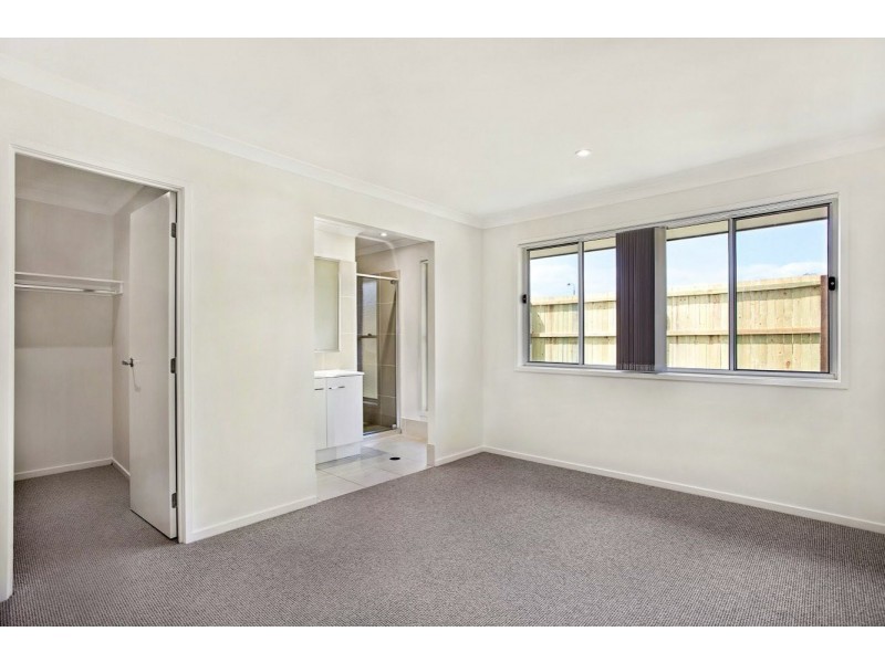 32 Hastings Ave, Plainland QLD 4341