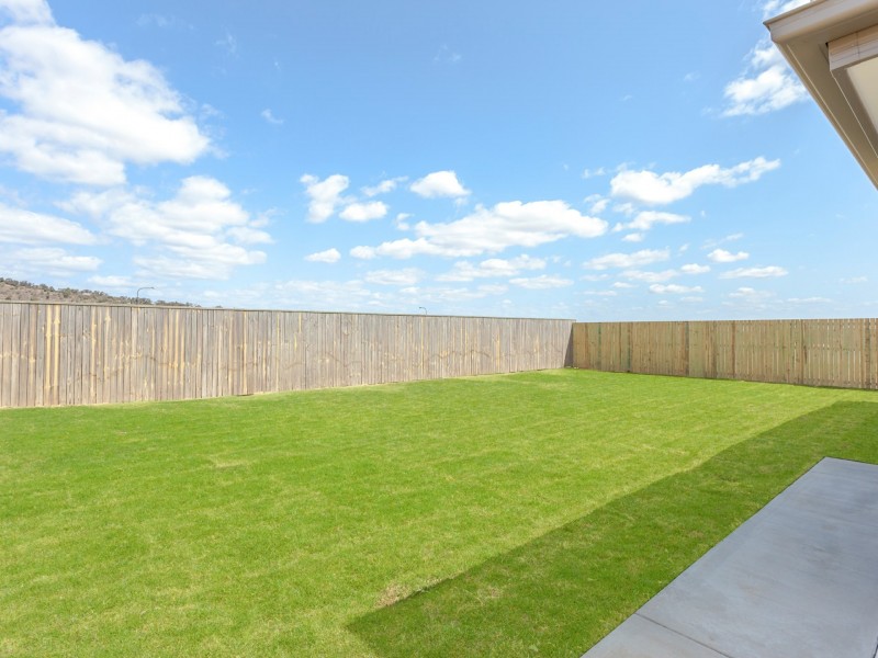 32 Hastings Ave, Plainland QLD 4341