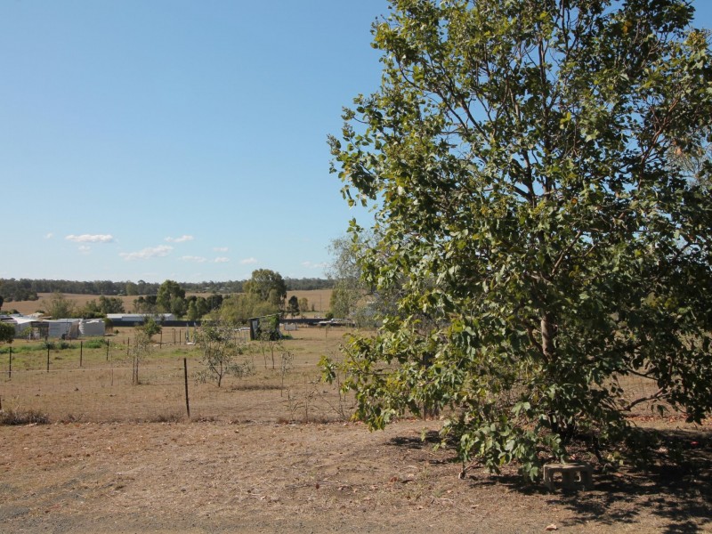 13 Nathan Court, Plainland QLD 4341