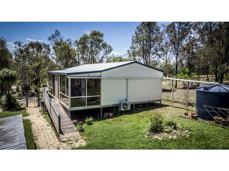 10 Calendula Ct, Regency Downs QLD 4341