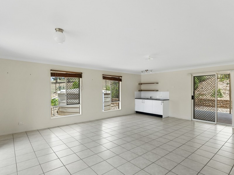 11 Nichlaus Ct, Hatton Vale QLD 4341