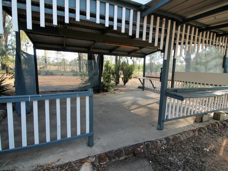 7 Highland Gr, Kensington Grove QLD 4341