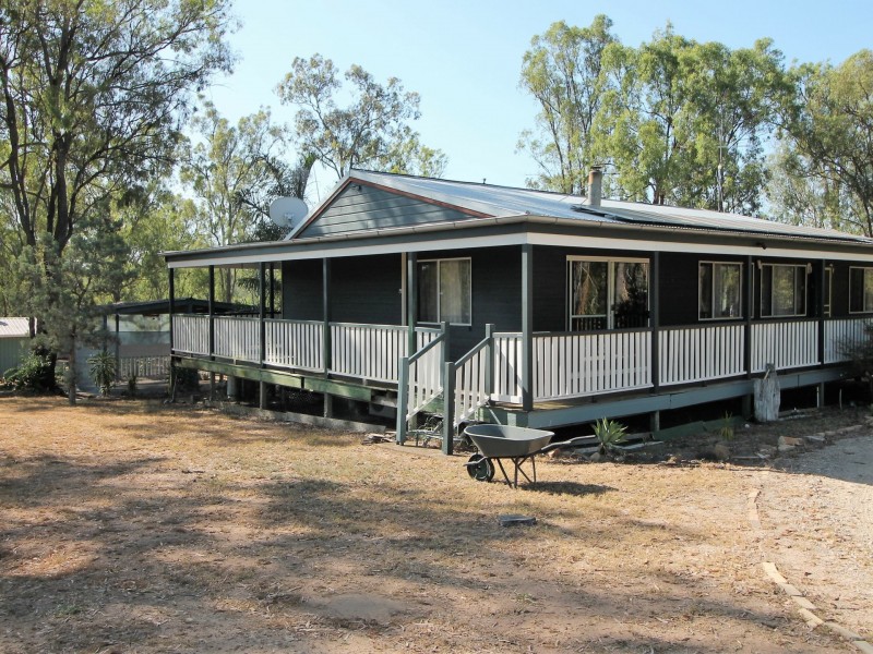 7 Highland Gr, Kensington Grove QLD 4341