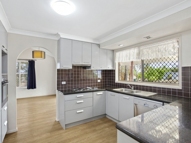 11 Donaldson Rd, Plainland QLD 4341
