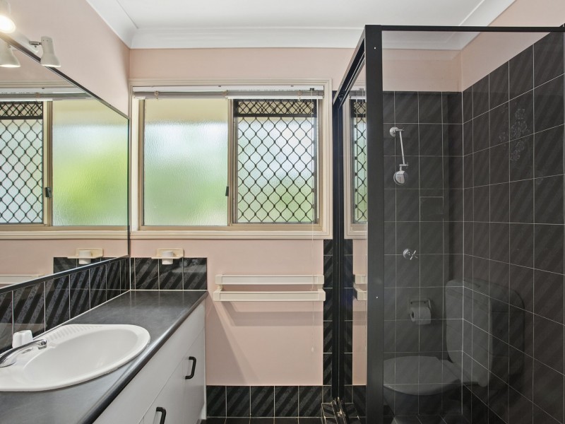 11 Donaldson Rd, Plainland QLD 4341