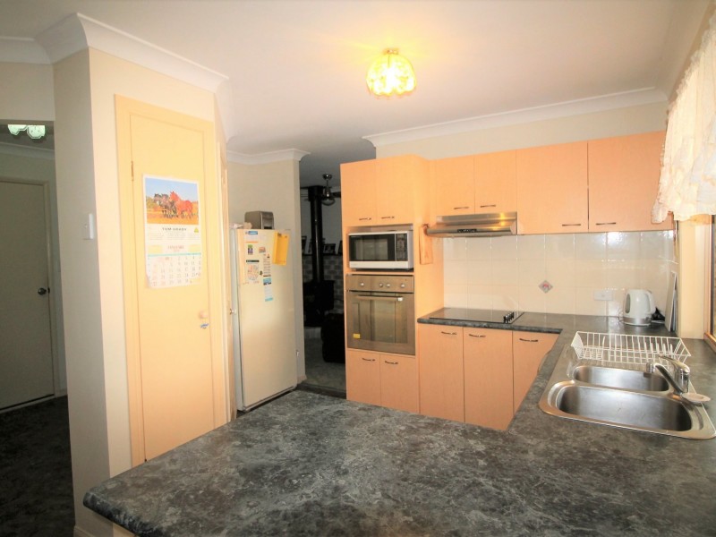 28 Hewett Drive, Regency Downs QLD 4341