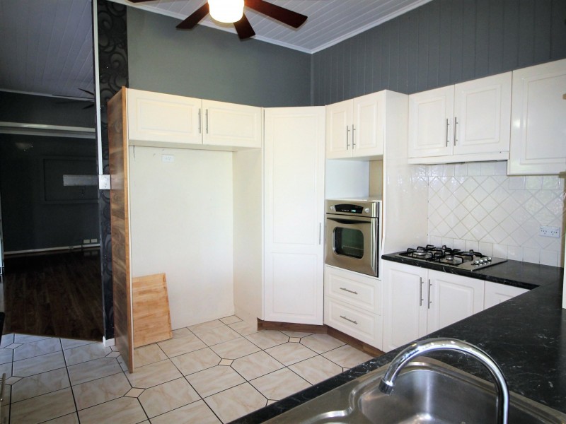 6 Point Piper Close, Laidley Heights QLD 4341