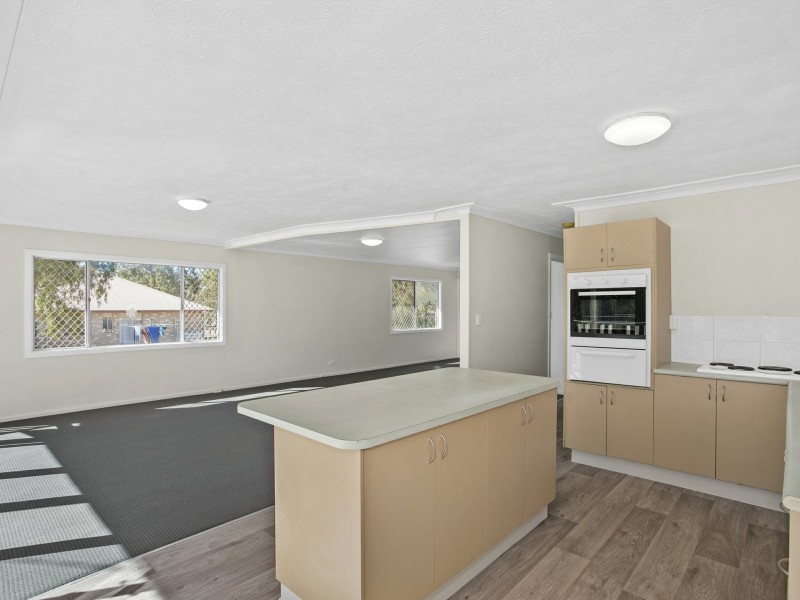 18 Hannant Rd, Hatton Vale QLD 4341