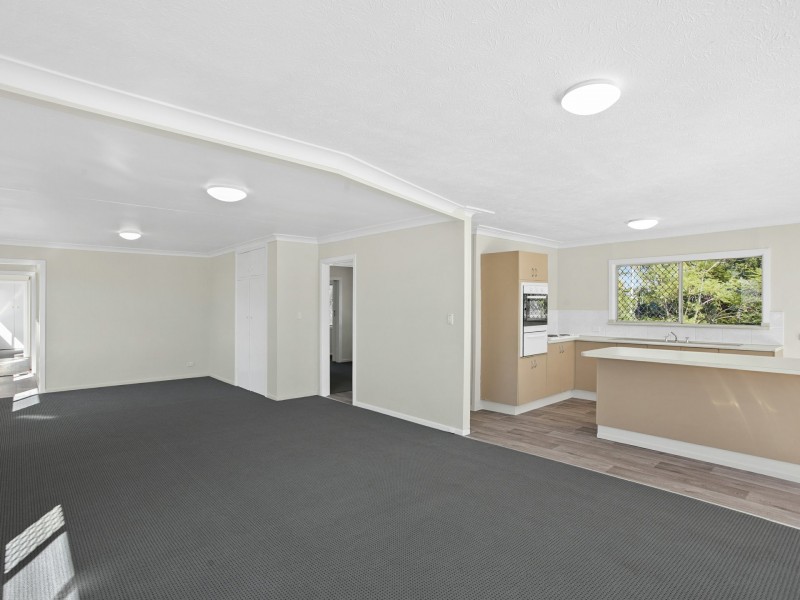 18 Hannant Rd, Hatton Vale QLD 4341