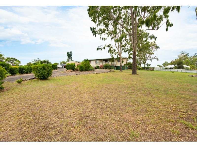 100 Lakes Drive, Laidley Heights QLD 4341