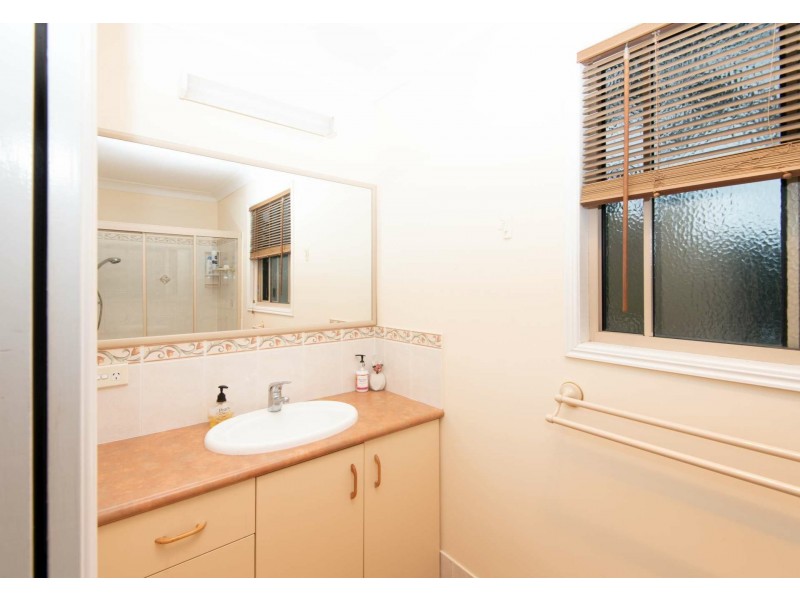 100 Lakes Drive, Laidley Heights QLD 4341