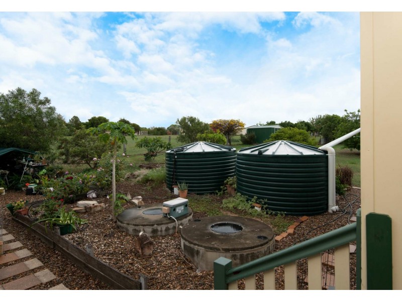 100 Lakes Drive, Laidley Heights QLD 4341