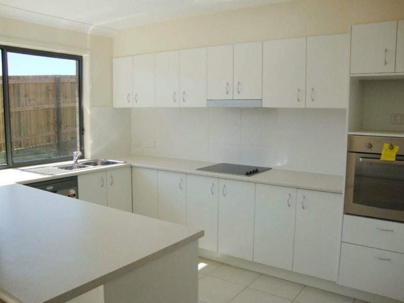 Unit 2/29 Sea Eagle Drive, Lowood QLD 4311
