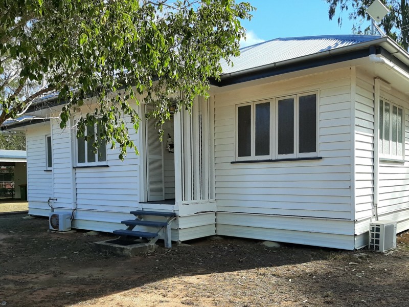 11 Banksia Crt, Morton Vale QLD 4343