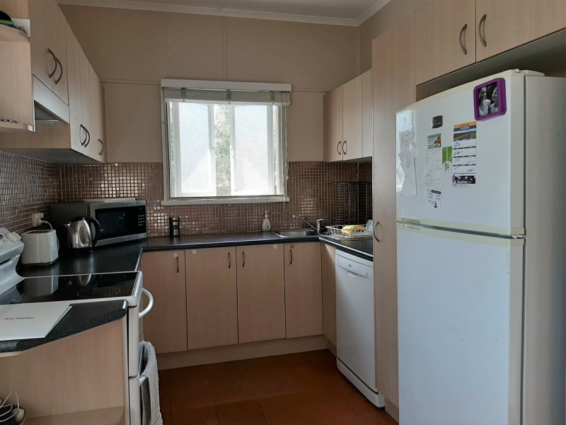 11 Banksia Crt, Morton Vale QLD 4343