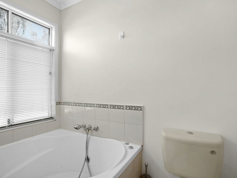 3 Oak Street, Brightview QLD 4311