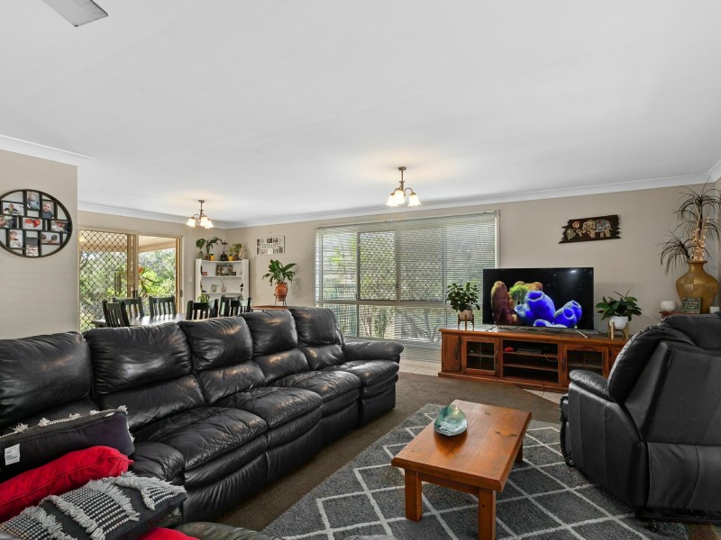 27 Bertrand Avenue, Kensington Grove QLD 4341