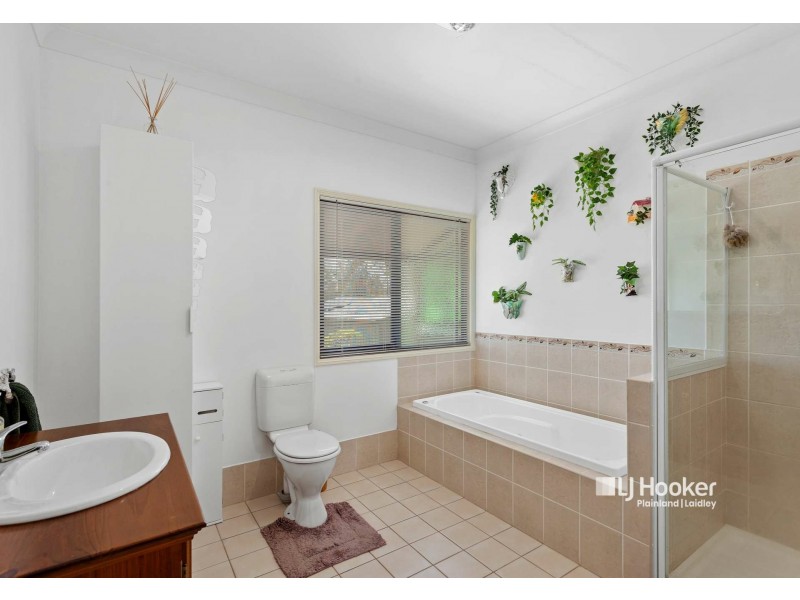 14 Challenge Avenue, Kensington Grove QLD 4341