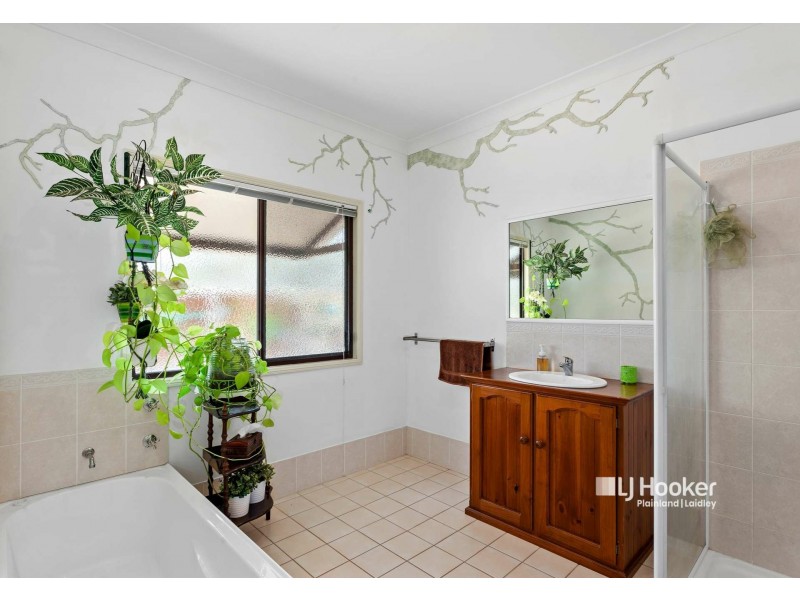 14 Challenge Avenue, Kensington Grove QLD 4341