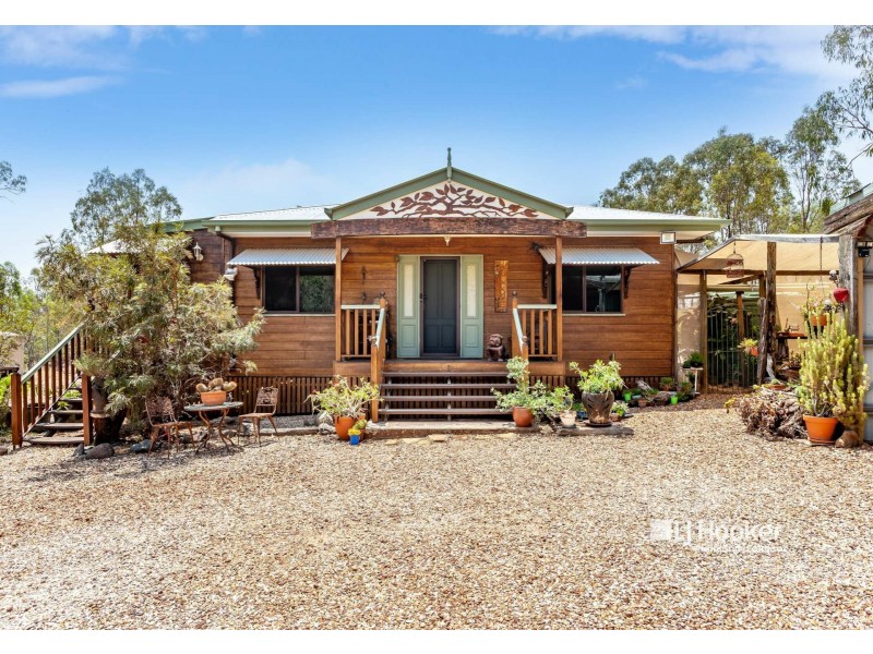 14 Challenge Avenue, Kensington Grove QLD 4341