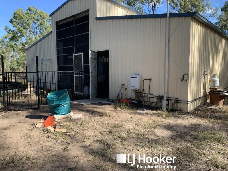 8 Naomi Rd, Lockyer Waters QLD 4311