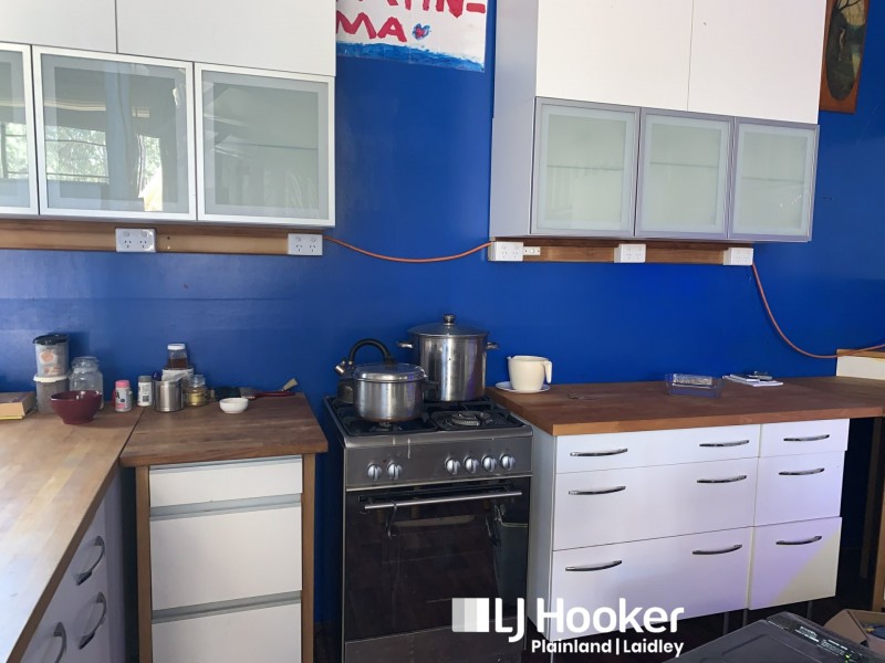 8 Naomi Rd, Lockyer Waters QLD 4311