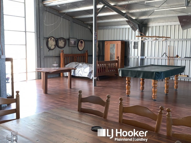8 Naomi Rd, Lockyer Waters QLD 4311