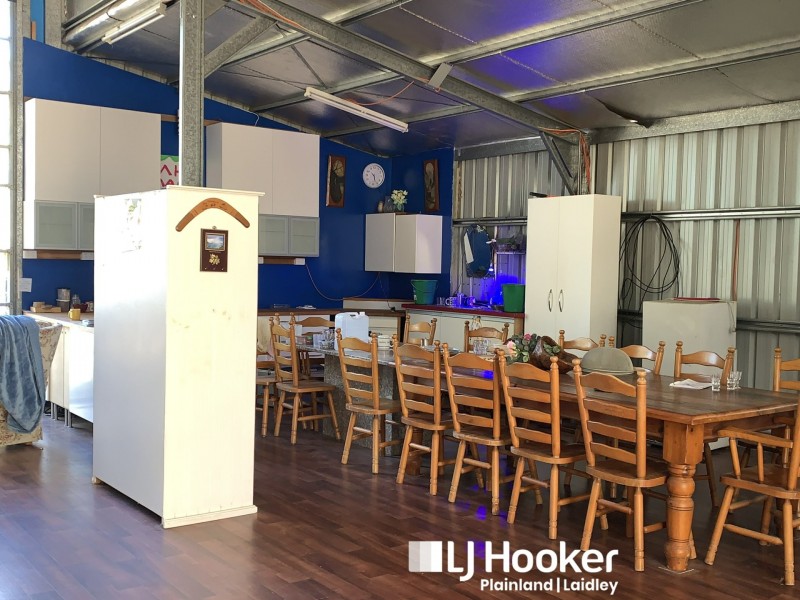 8 Naomi Rd, Lockyer Waters QLD 4311