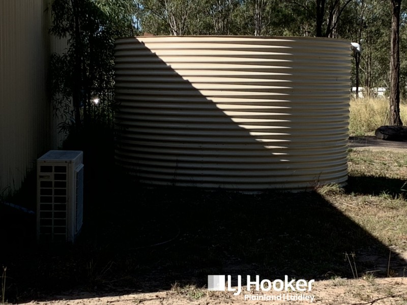 8 Naomi Rd, Lockyer Waters QLD 4311