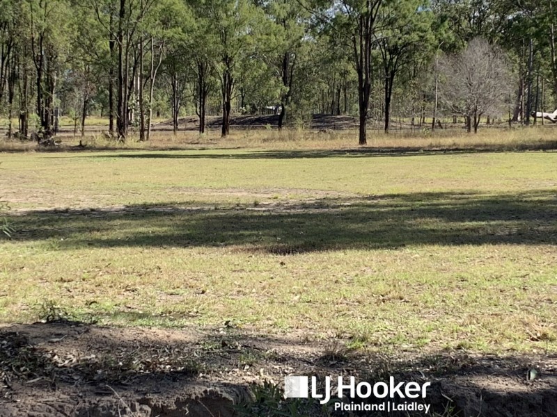 8 Naomi Rd, Lockyer Waters QLD 4311