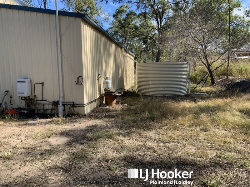 8 Naomi Rd, Lockyer Waters QLD 4311