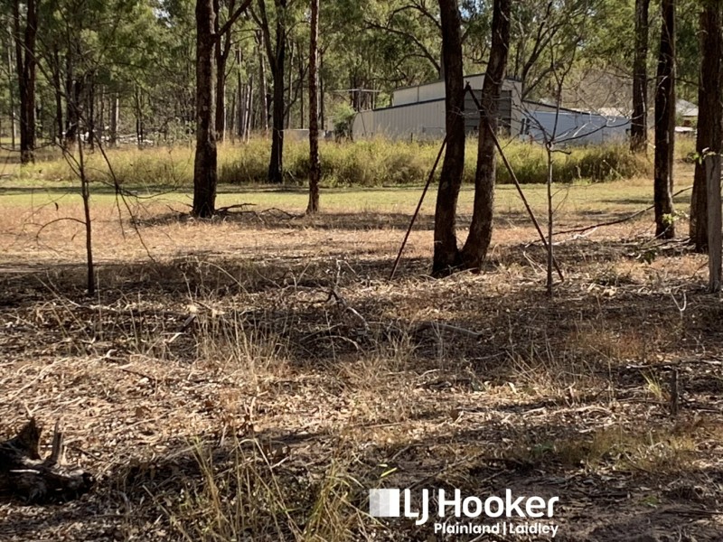 8 Naomi Rd, Lockyer Waters QLD 4311