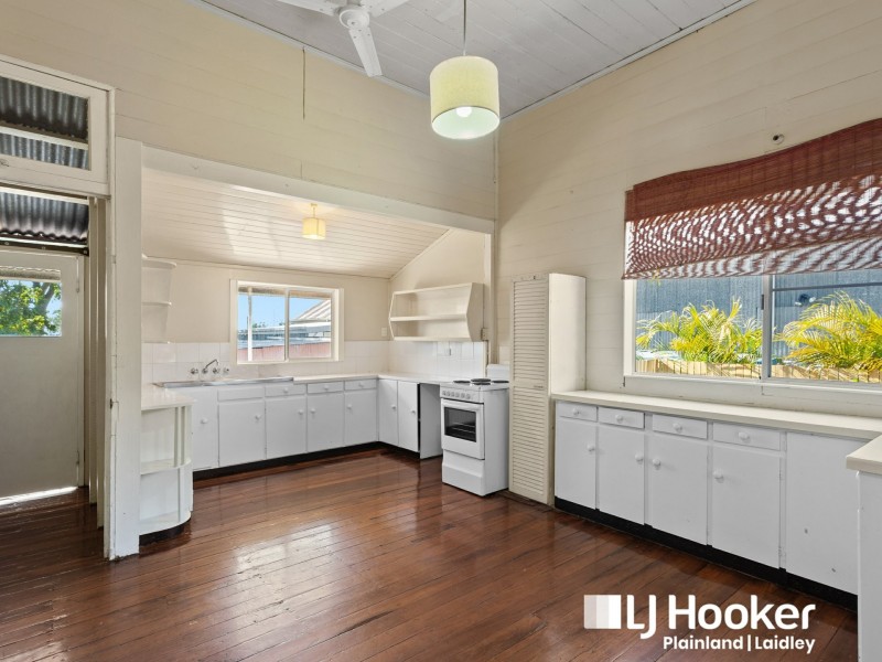 10 Robert Street, Forest Hill QLD 4342