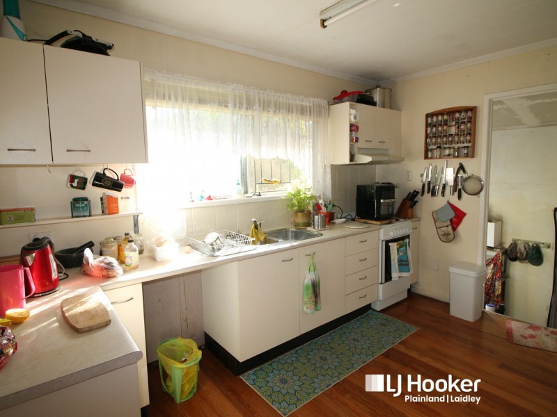 15 Yellowood Crt, Kensington Grove QLD 4341