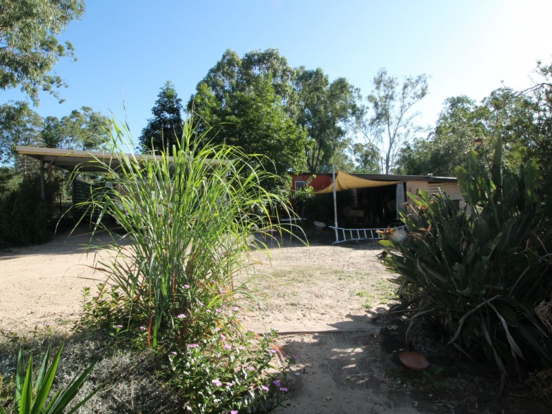 15 Yellowood Crt, Kensington Grove QLD 4341