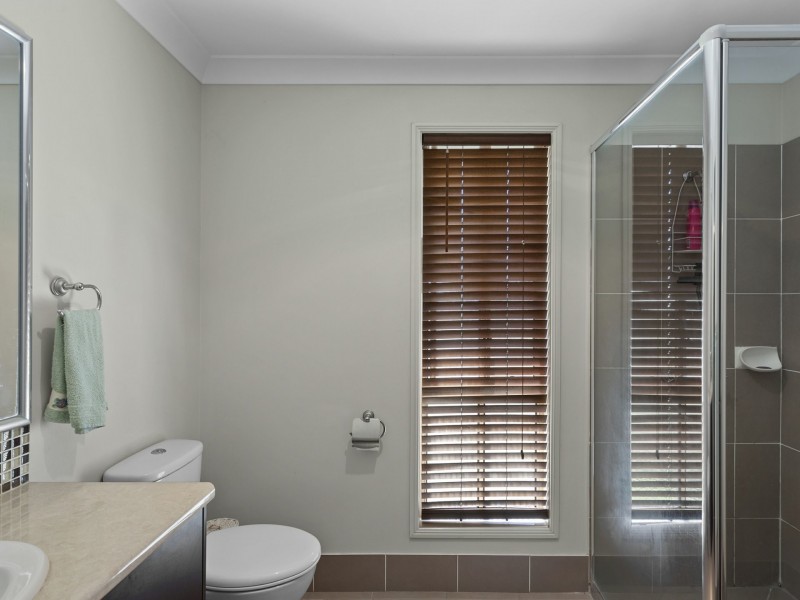 11 Fitzpatrick Crt, Lake Clarendon QLD 4343