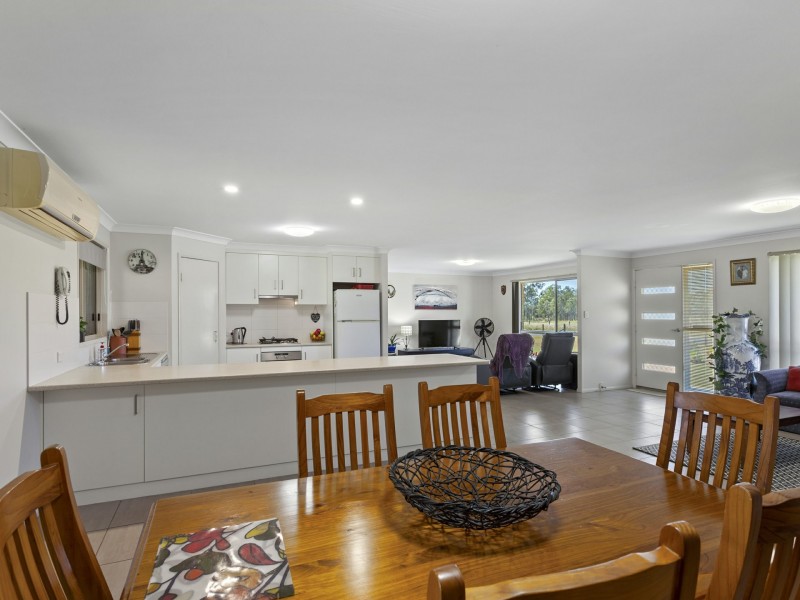 11 Fitzpatrick Crt, Lake Clarendon QLD 4343