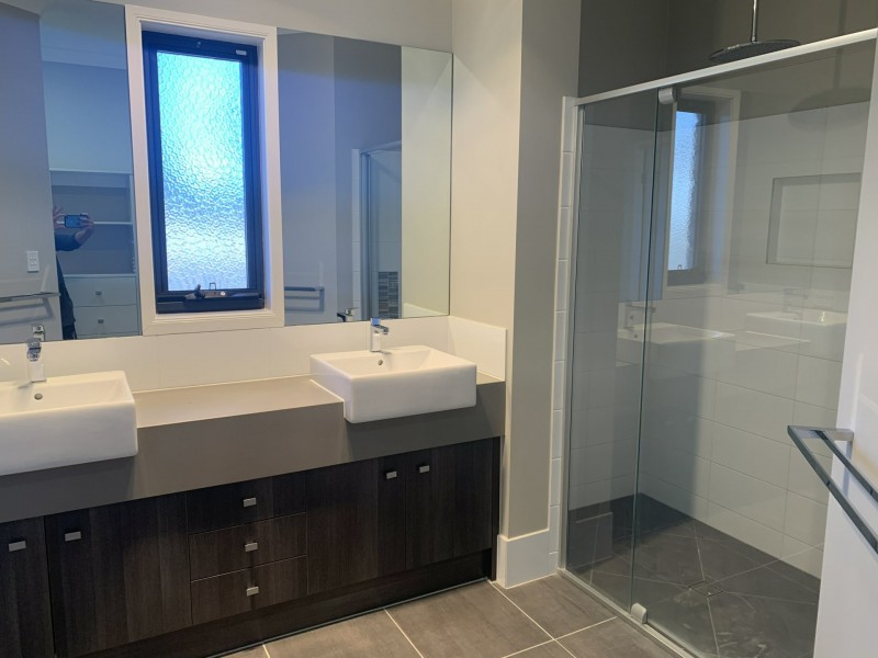 11 Silverton Place, Kensington Grove QLD 4341