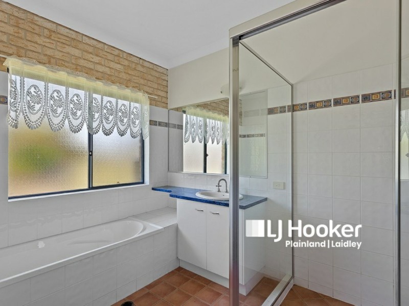 13 Sunwest Crt, Plainland QLD 4341
