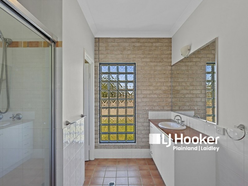 13 Sunwest Crt, Plainland QLD 4341