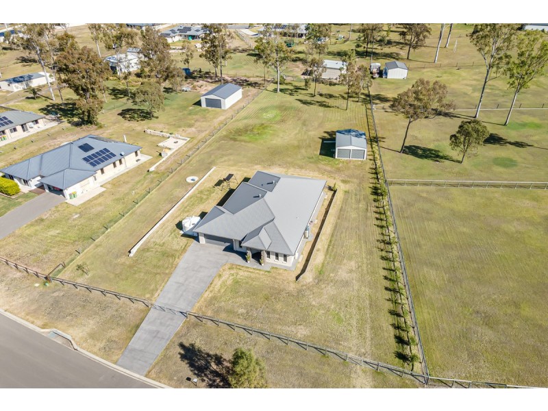 4 Wakefield Crescent, Kensington Grove QLD 4341
