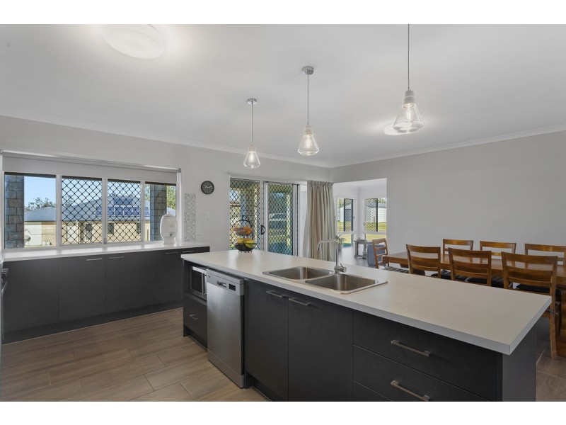 4 Wakefield Crescent, Kensington Grove QLD 4341