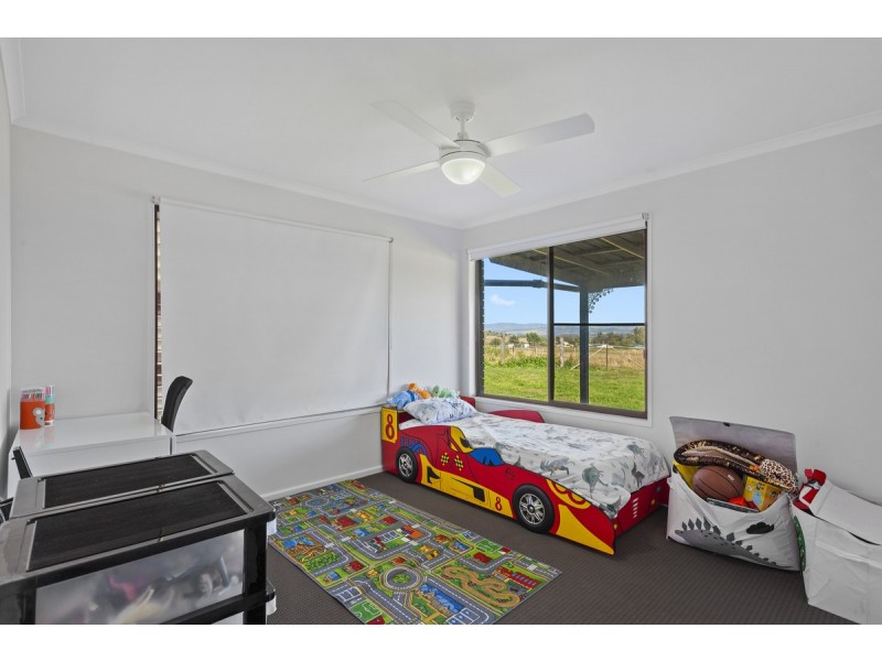 8 Scheiwe Road, Plainland QLD 4341