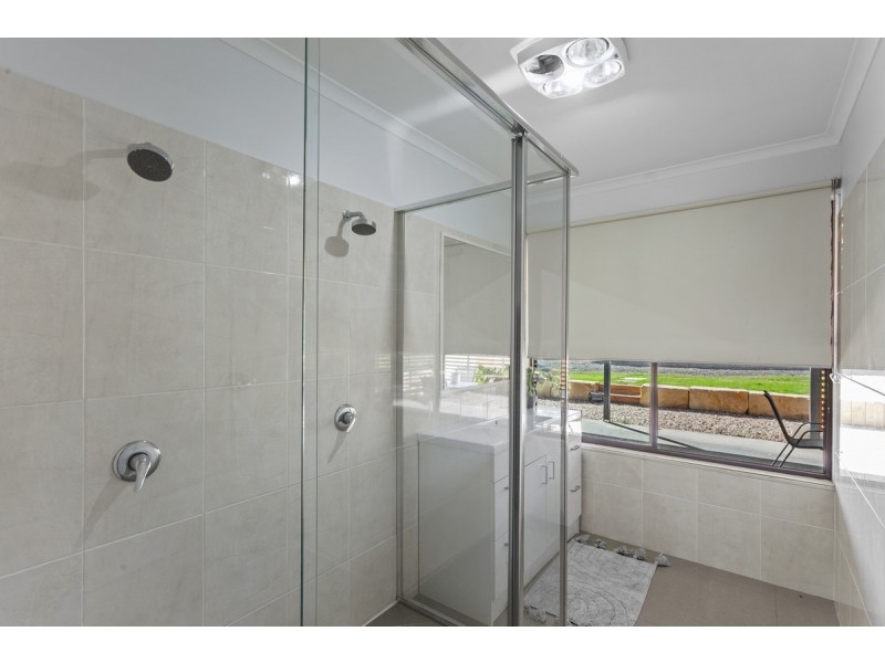 8 Scheiwe Road, Plainland QLD 4341
