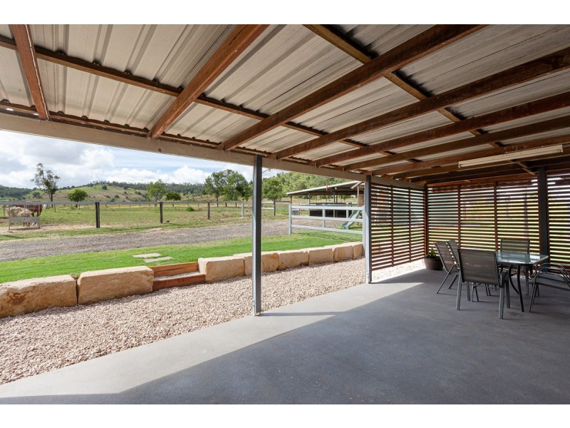 8 Scheiwe Road, Plainland QLD 4341