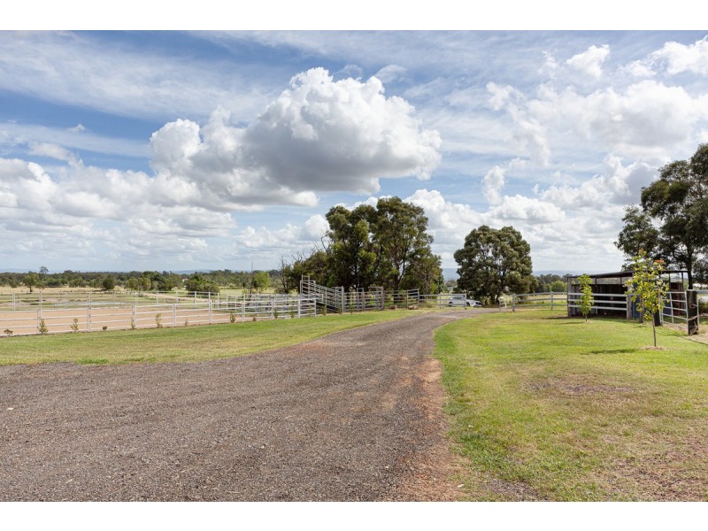 8 Scheiwe Road, Plainland QLD 4341
