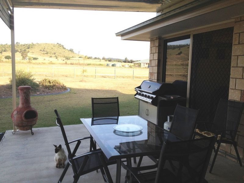 13 Peppertree Place, Plainland QLD 4341