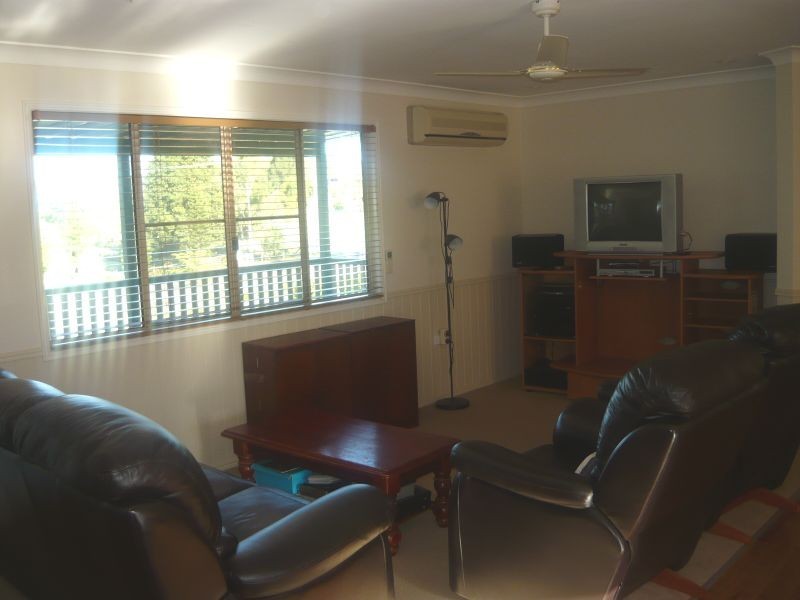 100 Lakes Drive, Laidley Heights QLD 4341