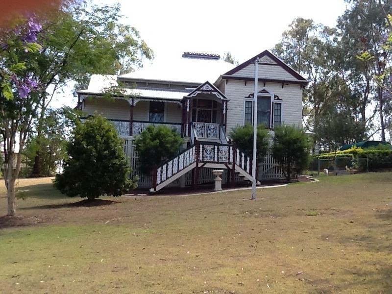 1 Cockatoo Court, Regency Downs QLD 4341